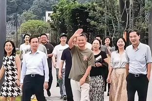 拉塞尔湖人生涯三分命中数达到466 超越尼克-杨排名队史第10?